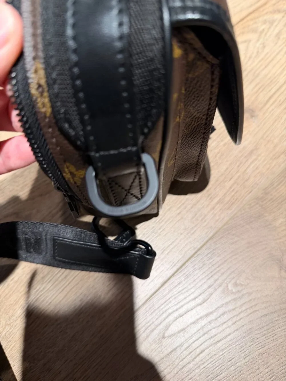 Louis Vuitton Quest Messenger